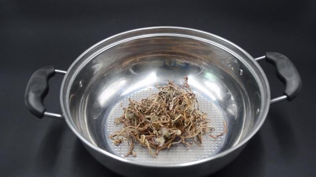 家裡有不銹鋼餐具的注意了，尤其是第2點，看後抓緊轉告家里人