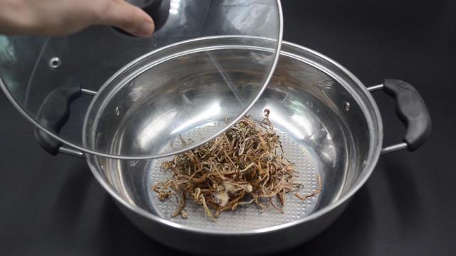 家裡有不銹鋼餐具的注意了，尤其是第2點，看後抓緊轉告家里人