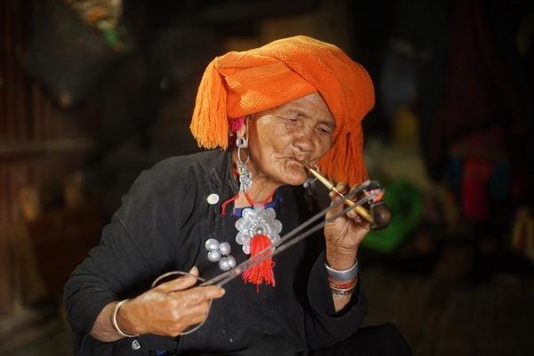 雲南翁丁80多歲佤族女人的大半生：沒出過村子卻和外國人結婚生子