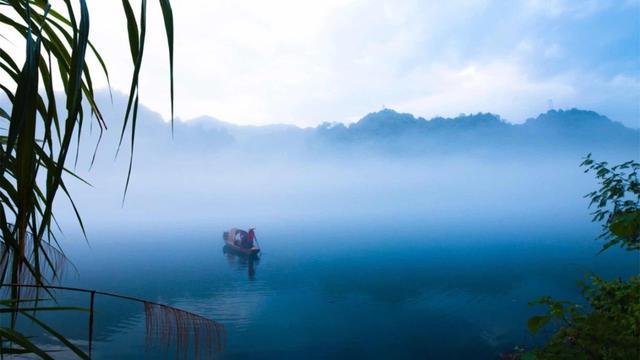 人到中年，學會“不合群”