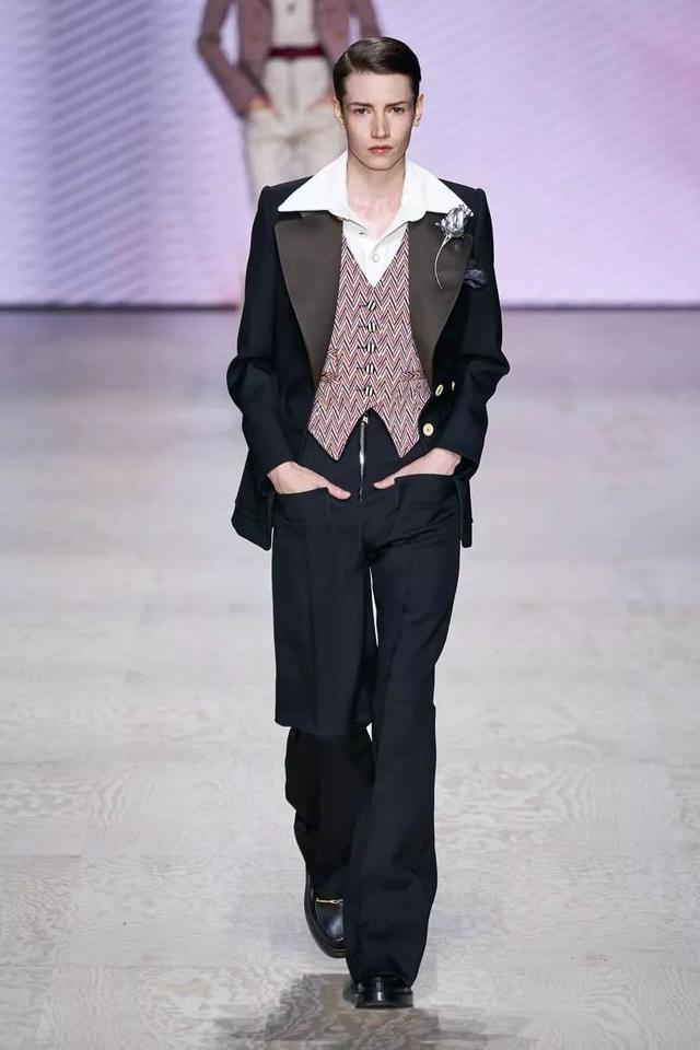 美好年代路易威登Louis Vuitton春夏系女裝秀