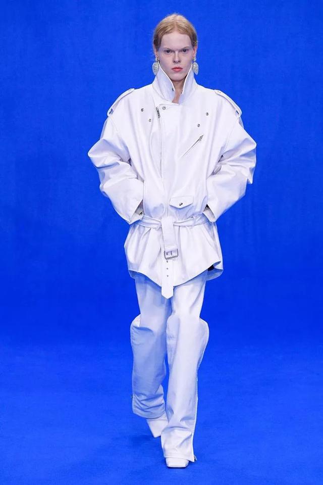 霸氣不可一世巴黎世家Balenciaga2020春夏係時裝秀