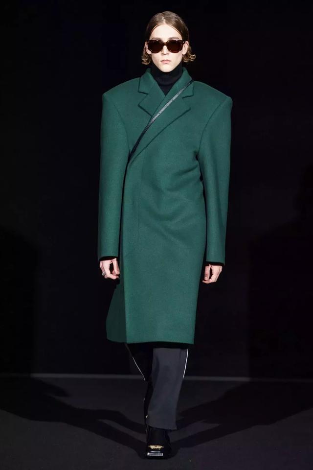 巴黎世家Balenciaga2019秋季女裝秀