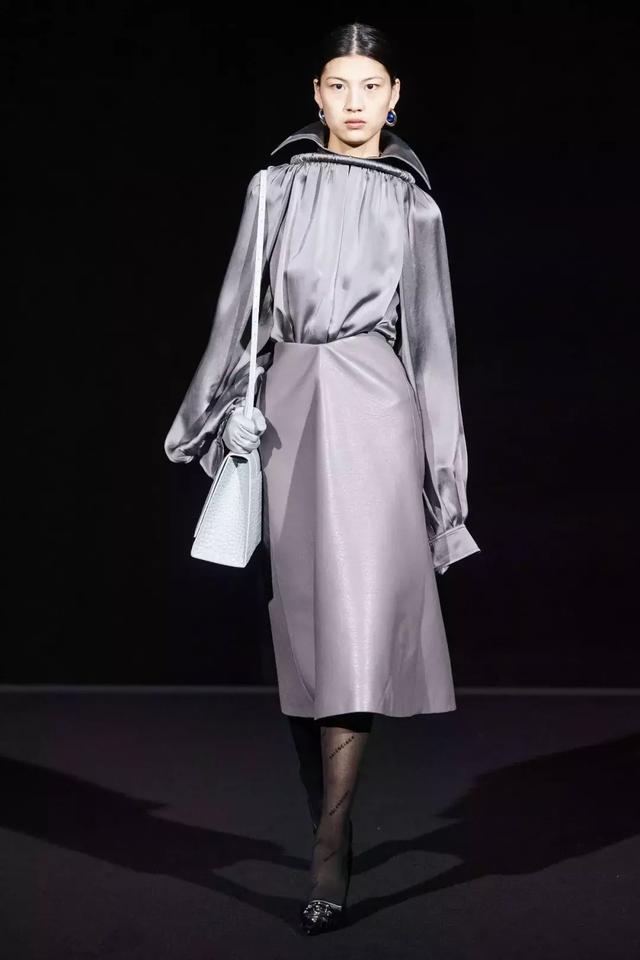 巴黎世家Balenciaga2019秋季女裝秀