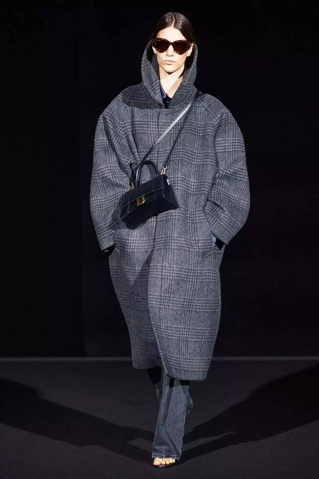 巴黎世家Balenciaga2019秋季女裝秀