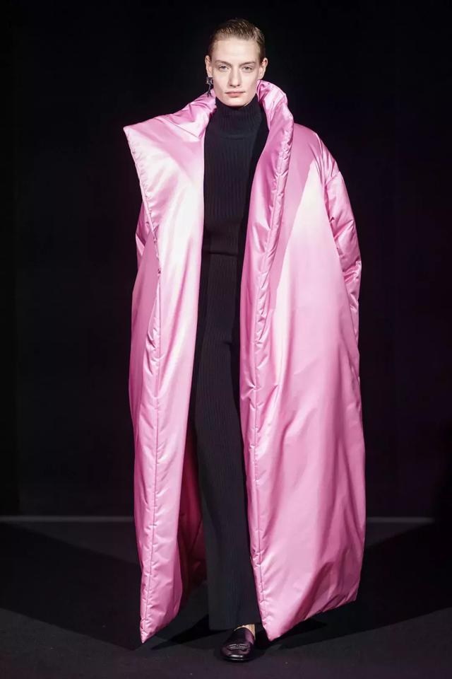 巴黎世家Balenciaga2019秋季女裝秀