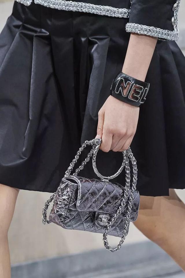 美美的香奈兒Chanel2020春夏秀中的包袋