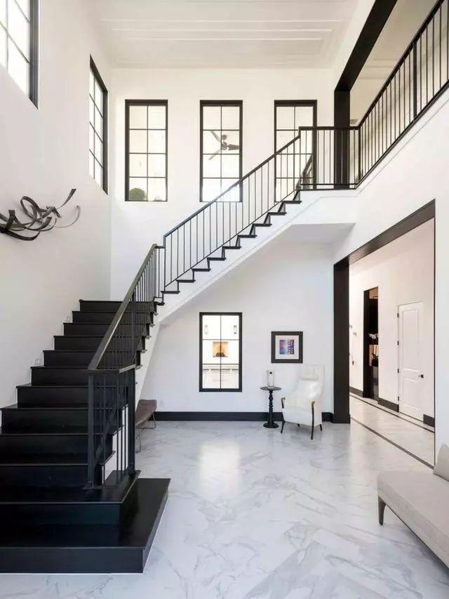 樓梯不是只用來上下樓，這樣做能多出一間房子一片風景