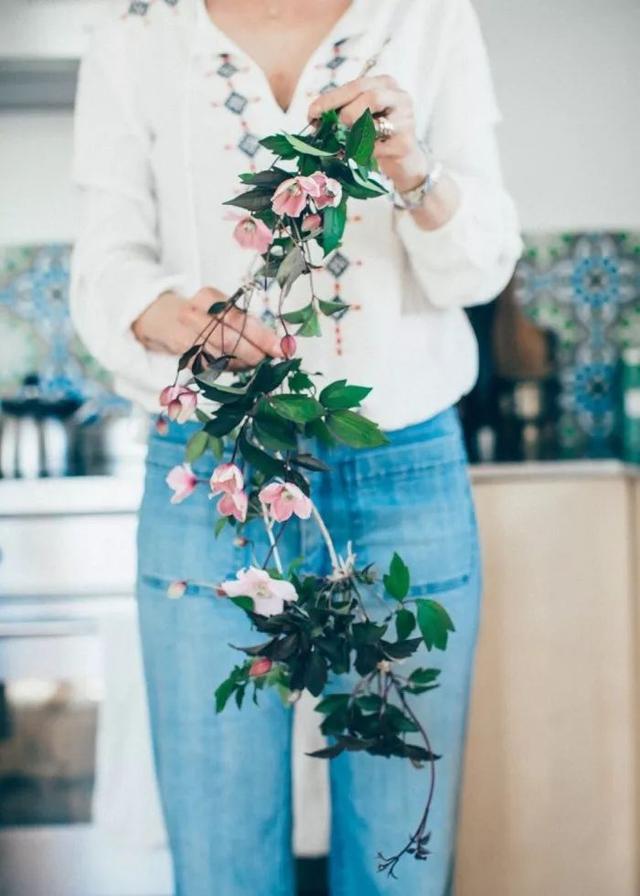 和愛花的女人做朋友總不會錯的，她們浪漫而優雅