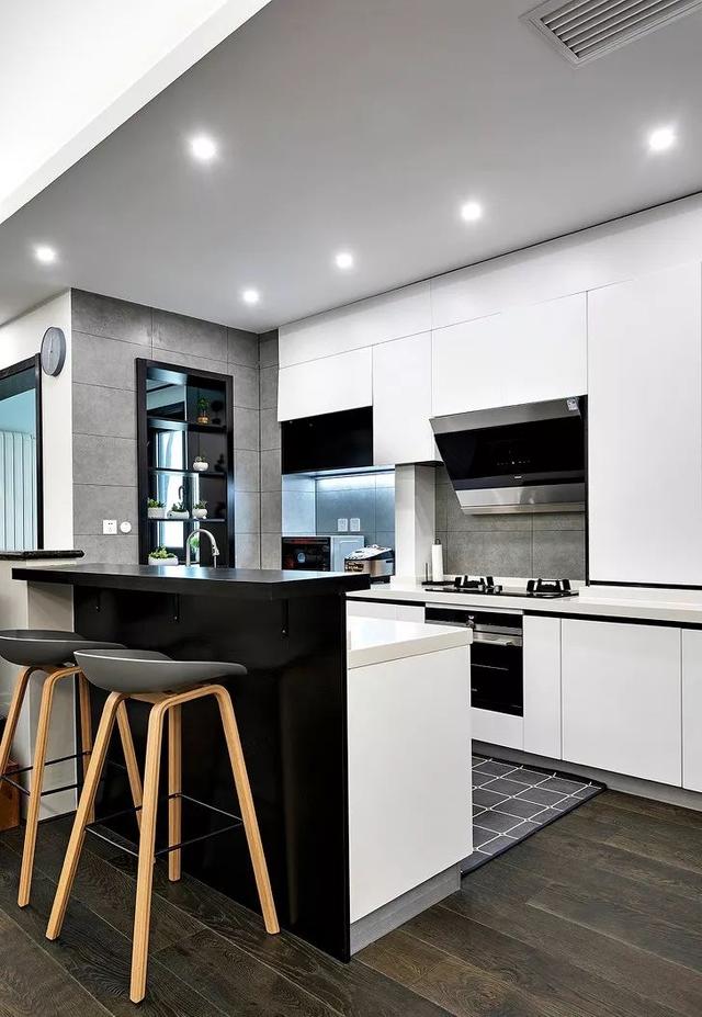 168㎡現代四居，開放式廚房+卡座，全屋黑白灰精緻裝修