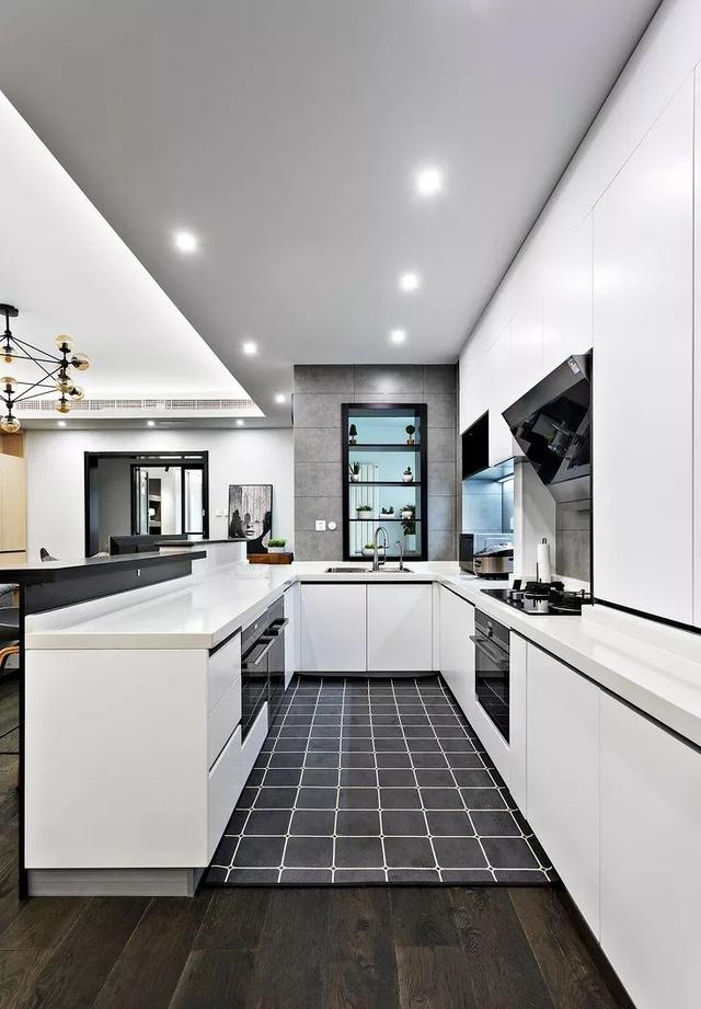 168㎡現代四居，開放式廚房+卡座，全屋黑白灰精緻裝修