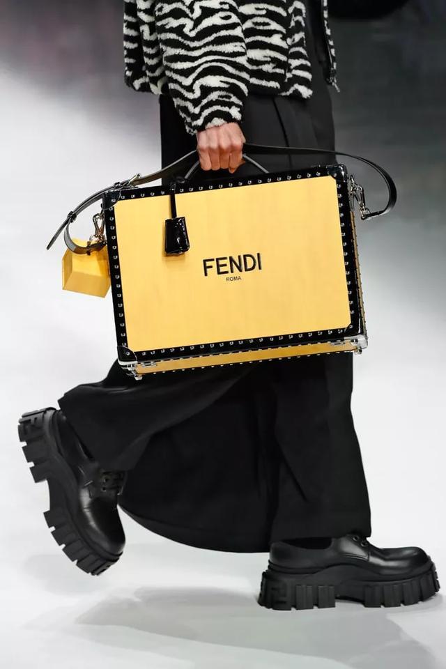 芬迪Fendi2020秋冬男裝秀包袋一覽