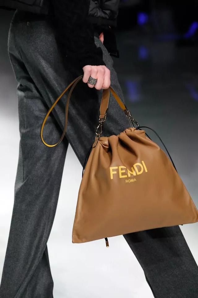 芬迪Fendi2020秋冬男裝秀包袋一覽