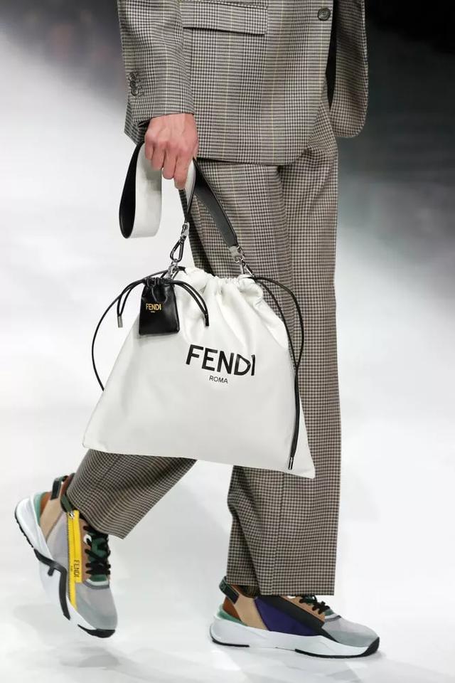 芬迪Fendi2020秋冬男裝秀包袋一覽