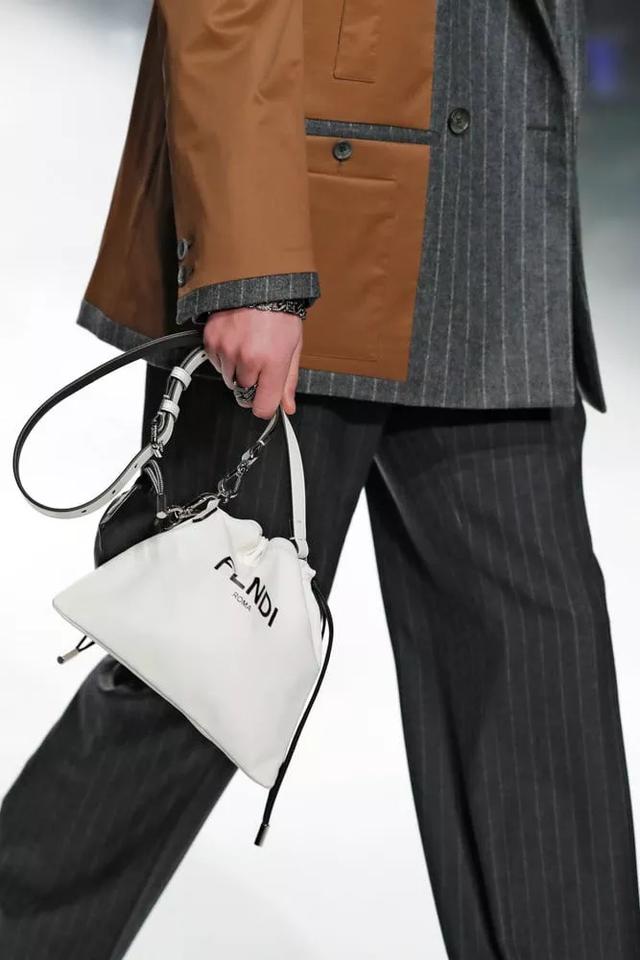 芬迪Fendi2020秋冬男裝秀包袋一覽