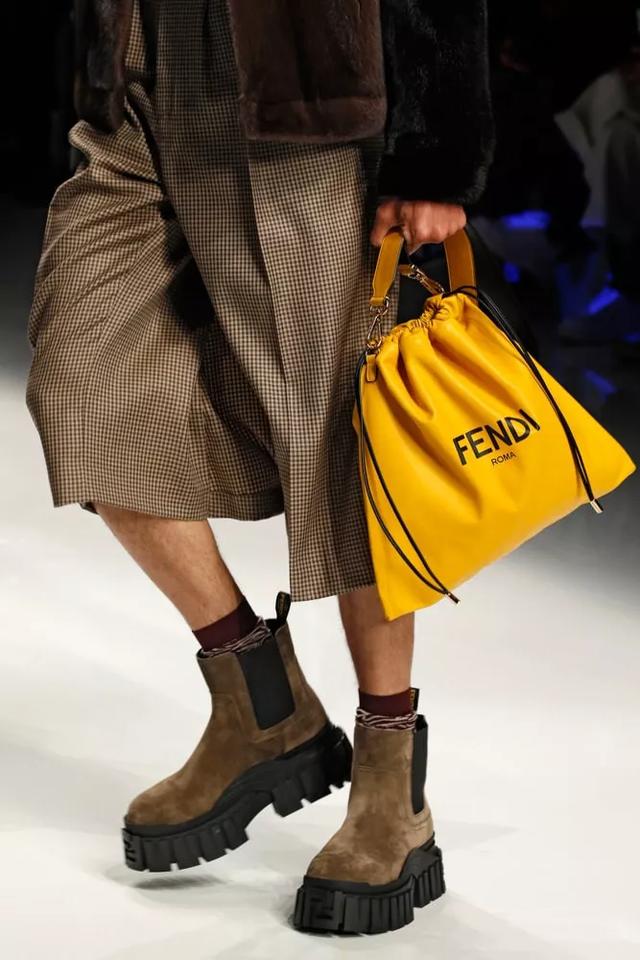 芬迪Fendi2020秋冬男裝秀包袋一覽