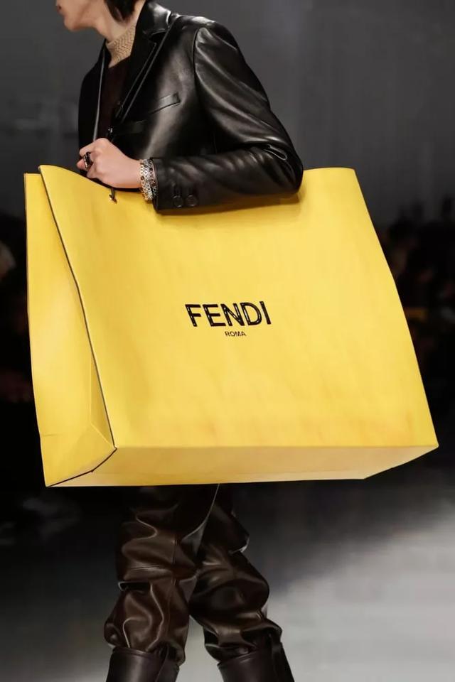 芬迪Fendi2020秋冬男裝秀包袋一覽