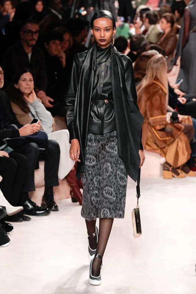 芬迪Fendi2020秋冬女裝秀