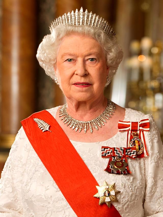 聊聊凱特王妃常戴的八款胸針，既傳承了王室榮譽，也寄託家族榮耀