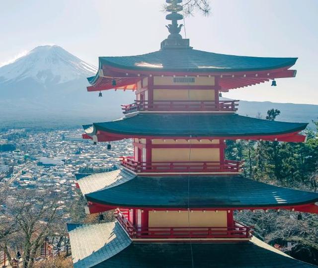 富士山是日本的象徵，卻是日本租來的，每年需要交天價租金