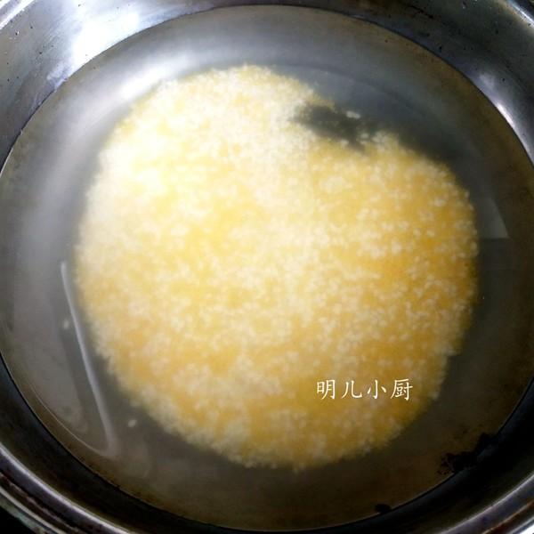 熬小米粥時，切記不可直接加水熬，學會這2步，輕鬆熬出小米油