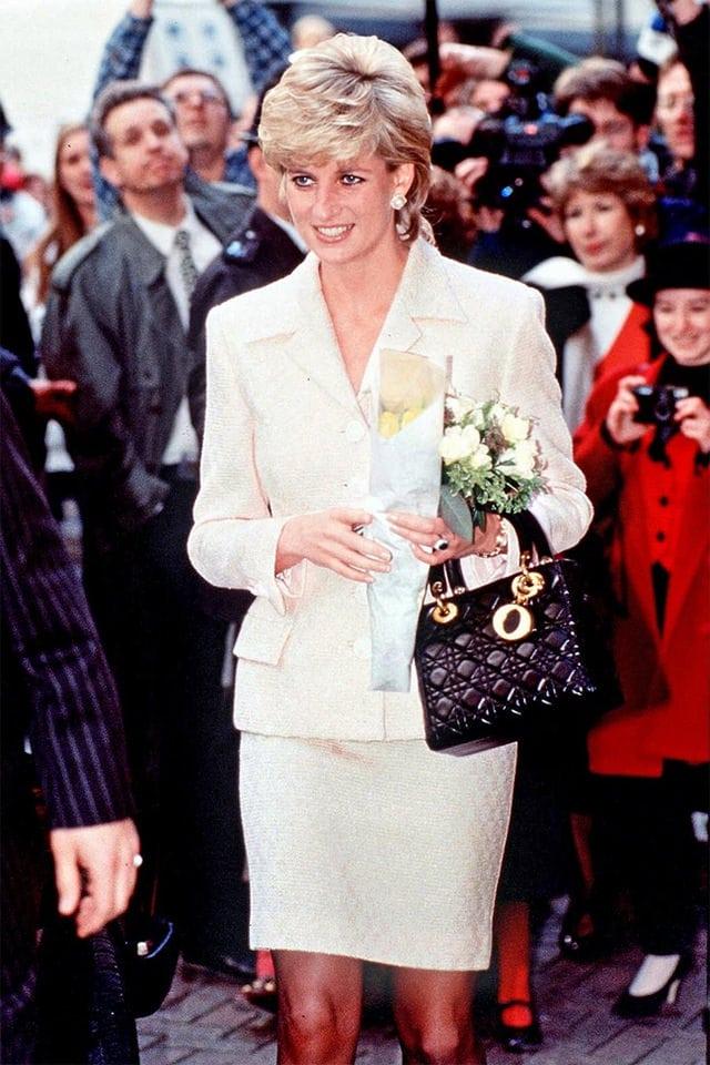 經典的迪奧Lady Dior 包袋歷史由來，幾十年依然時尚搶手