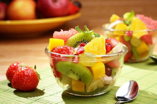 別再只吃水果不吃飯了，瘦不下來的！ 這些水果熱量比肉都高要少吃