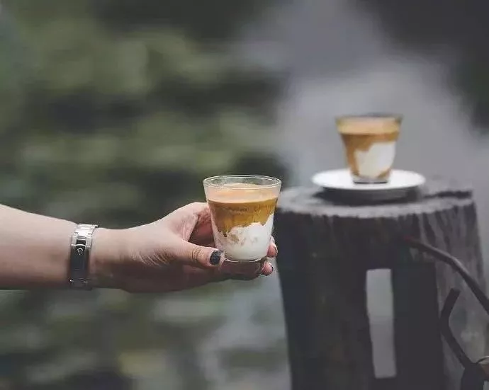 涼水澆頭才知冷，患難時分才知情
