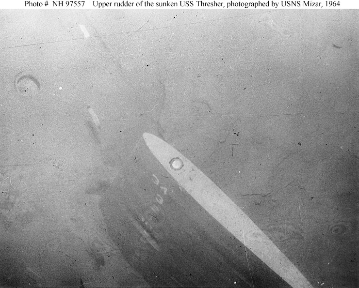 長尾鯊號核潛艇沉入2600米深海，0.1秒內爆，死亡129人
