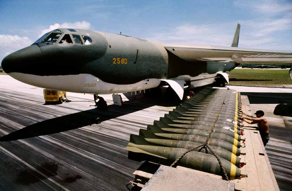 200架B-52持續轟炸11天，結束了50萬美軍打不贏的戰爭