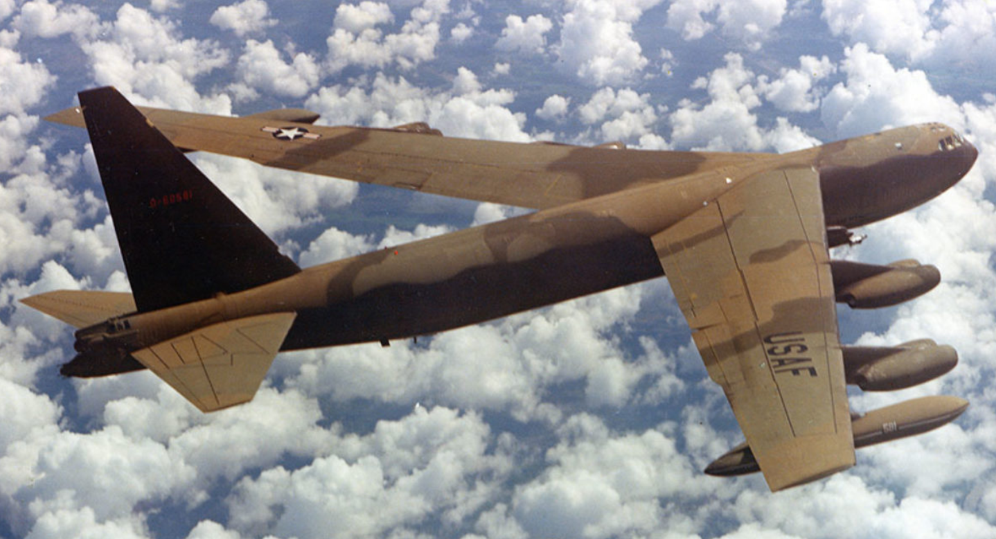 200架B-52持續轟炸11天,結束了50萬美軍打不贏的戰爭