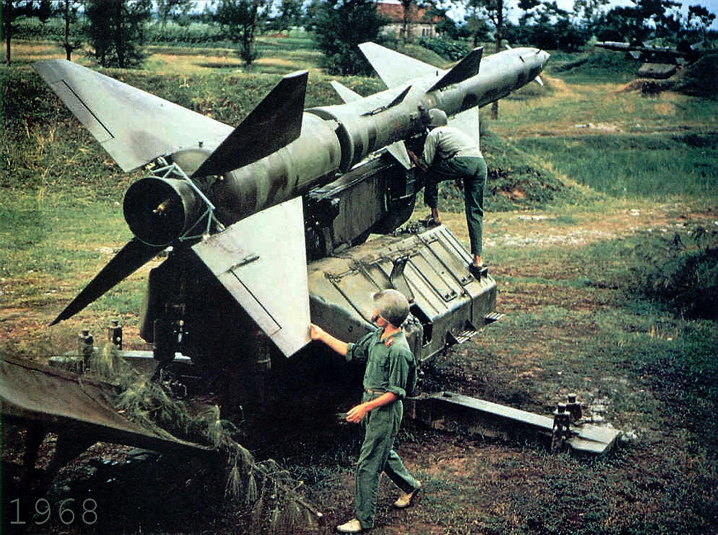 200架B-52持續轟炸11天,結束了50萬美軍打不贏的戰爭