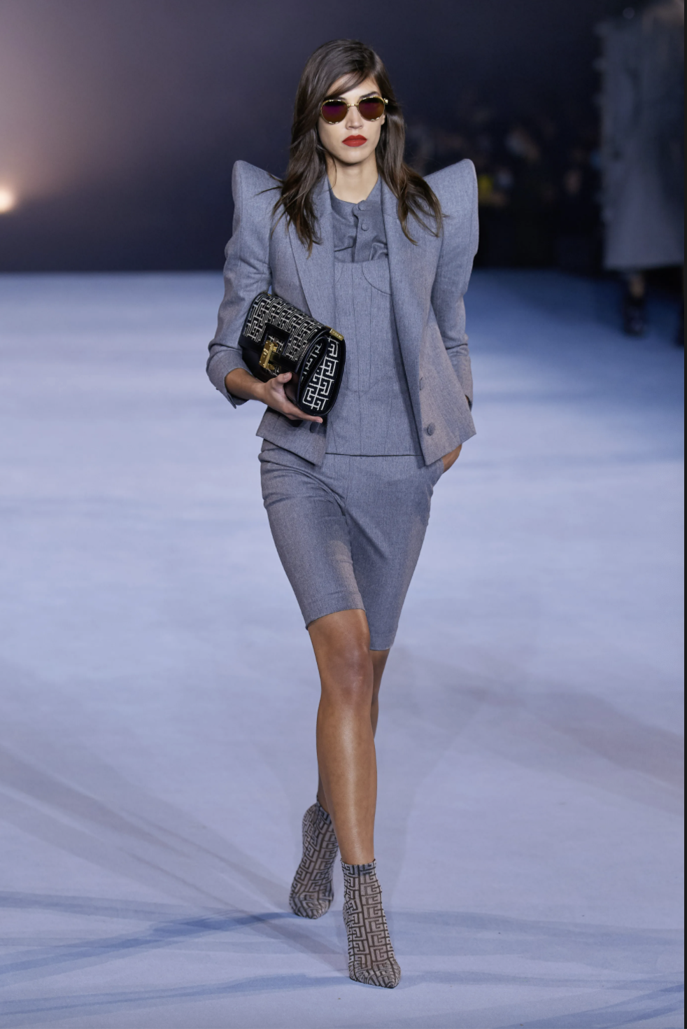 媽媽衣櫥裡最多的單品現在竟然流行起來了？