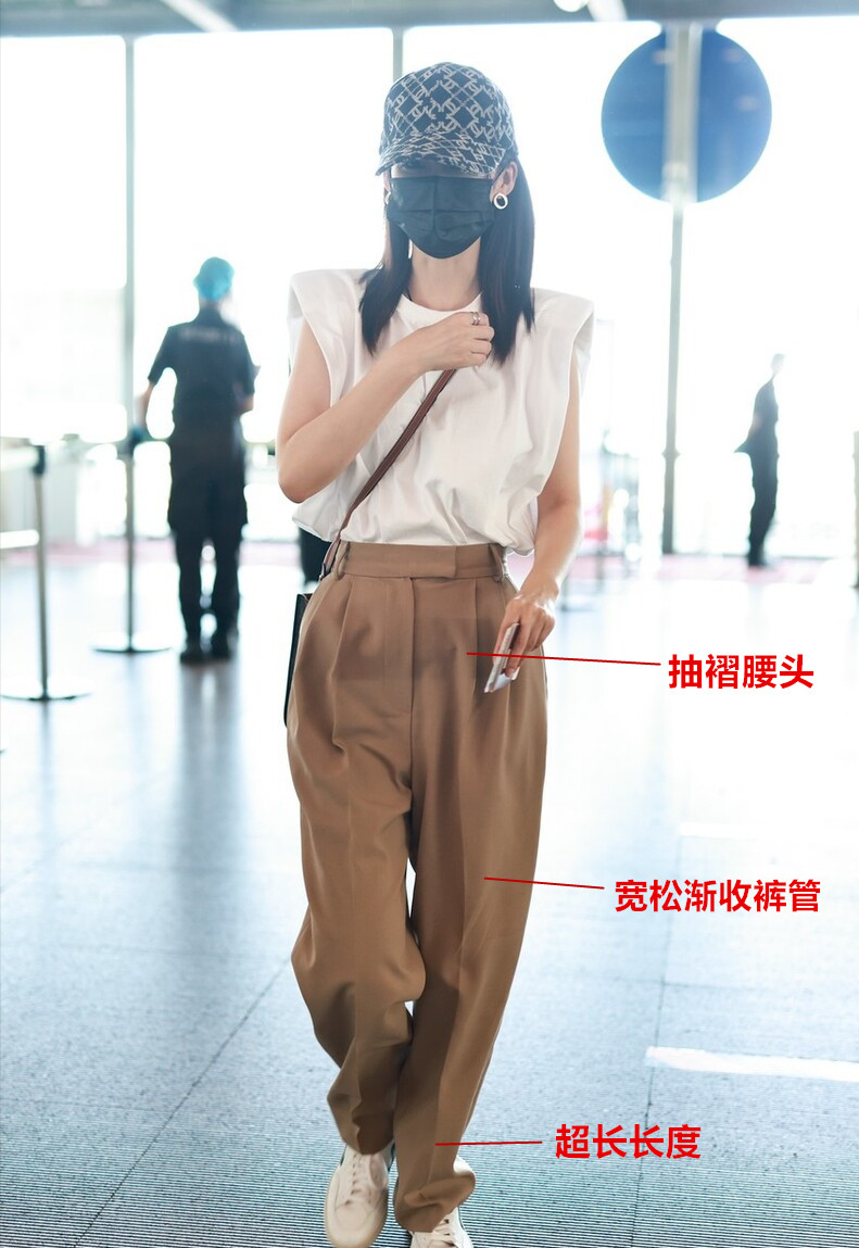 劉雯穿的“Baggy”褲子火了! 它到底有什麼來頭? 時尚圈人手一條
