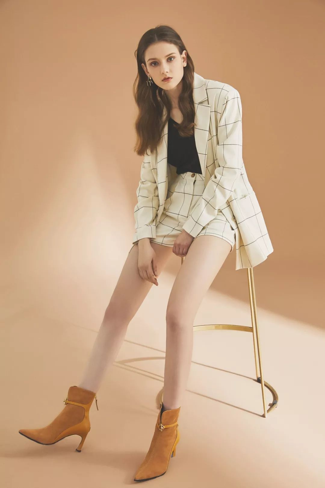 永不過時的格紋,迎著早春做個Plaid Girl吧!