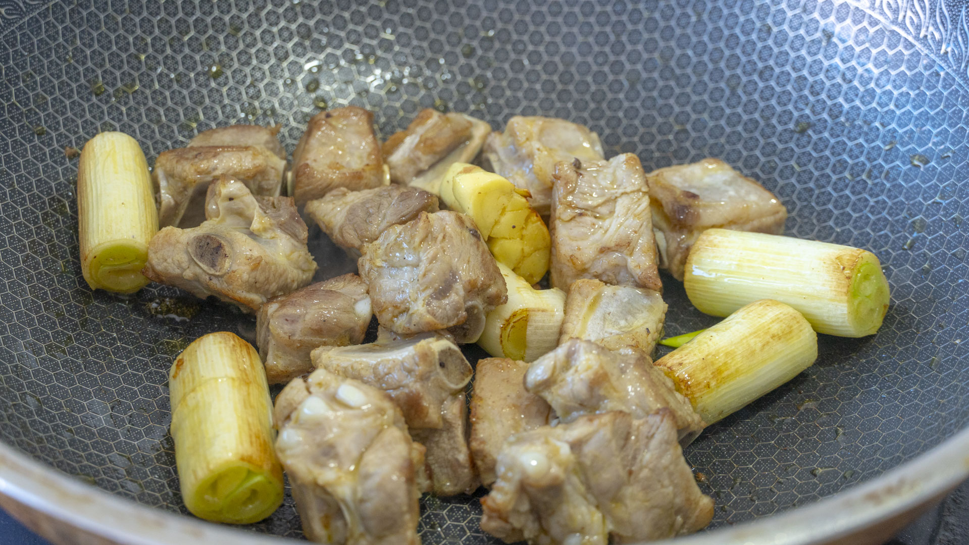 冬季貼膘季,這10道豬肉做法隨你選,好吃過癮,天天換著做吃不膩