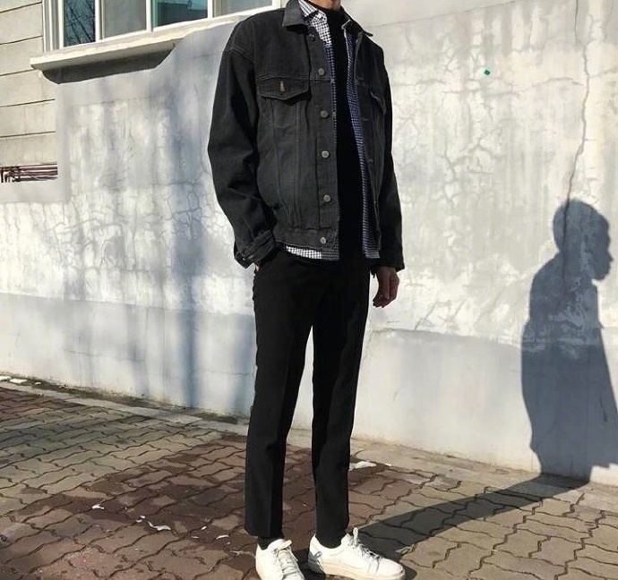 男生的帥氣黑色搭配