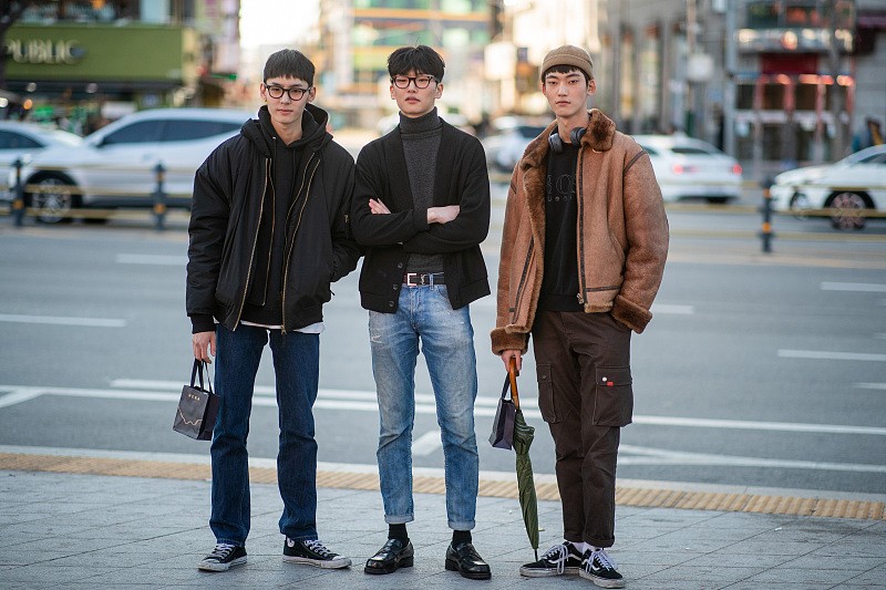 韓國男人的搭配方式太好看，普通的褲子，搭配效果又乾淨又大方
