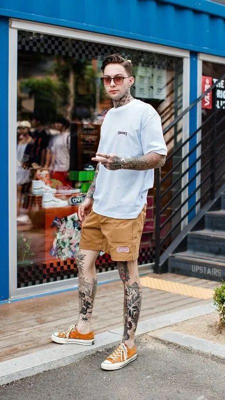 男士無論衣服再多,這3款白色單品不要錯過,這樣穿時髦又顯品位