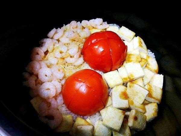 天氣熱不想做飯，這款“懶人燜飯”讓你食慾全開，保證一粒米不剩