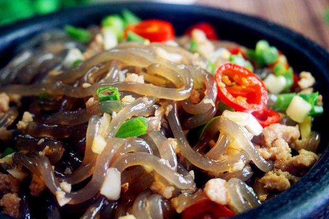粉條這樣做，勁道爽口，比肉還香，8歲兒子能吃2大碗米飯