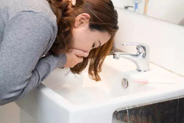 晚餐吃太晚太多，5種疾病“易上身”，看完後我手都抖了
