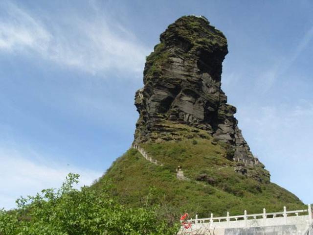 我國最危險寺廟，橫跨兩座懸崖，如何建成至今是謎