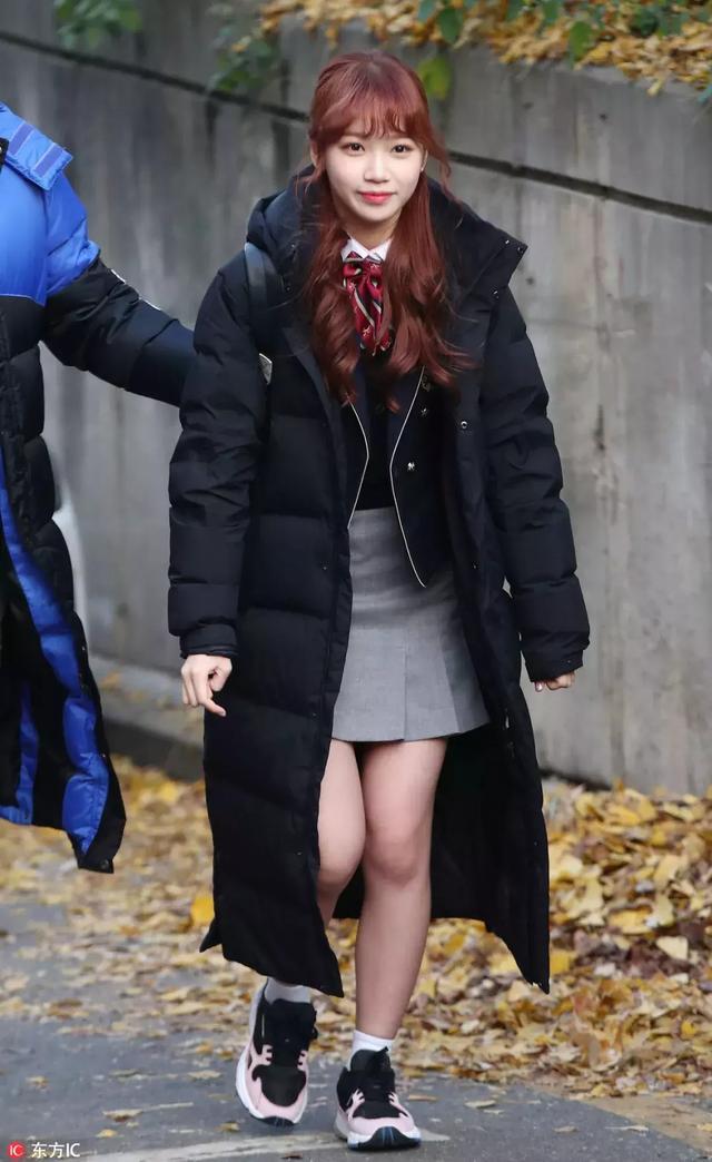 羽絨服+裙子，反差混搭解鎖冬季穿搭新潮！