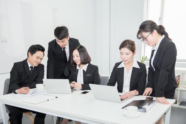 學歷太低別擔心？ 提高這3種能力，照樣升職加薪！