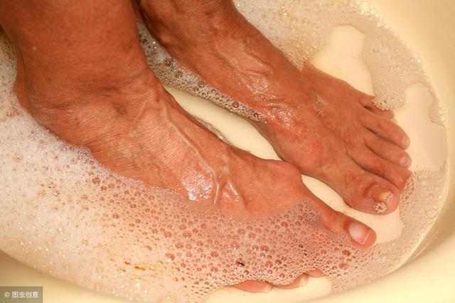 用它泡腳，遠離白髮困擾！