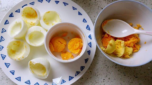每天吃個雞蛋對身體好？ 營養師說：這三種雞蛋打死都不能吃