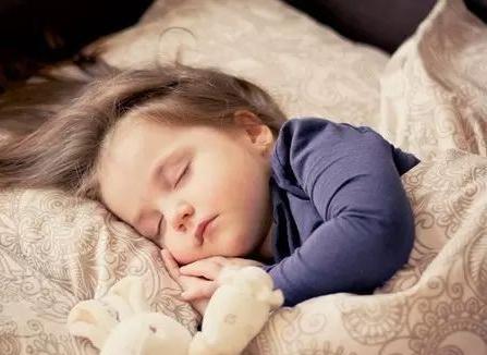 家長注意：堅持這個時間叫孩子睡覺，智力和個頭明顯高一截