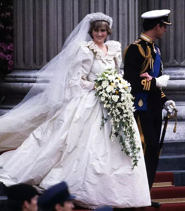 英國新王妃的婚紗10萬鎊！ 會美過凱特麼？