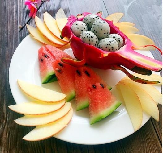 教你做冰涼的西瓜水果拼盤，簡單幾步，讓人食慾大增，降暑又解渴
